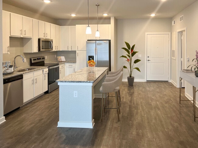 Building Photo - The Avery