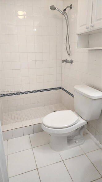 Building Photo - 8301 SW 142nd Ave