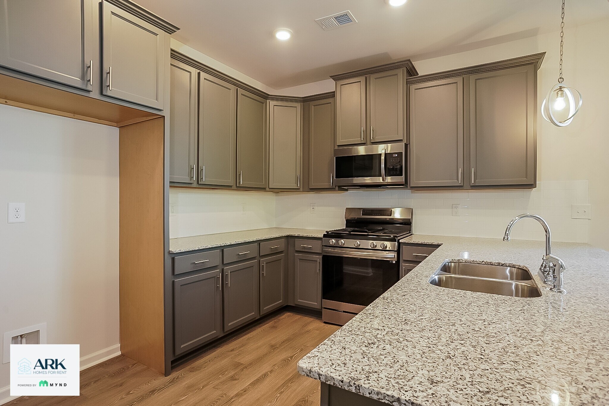 Building Photo - 711 Courtland Dr