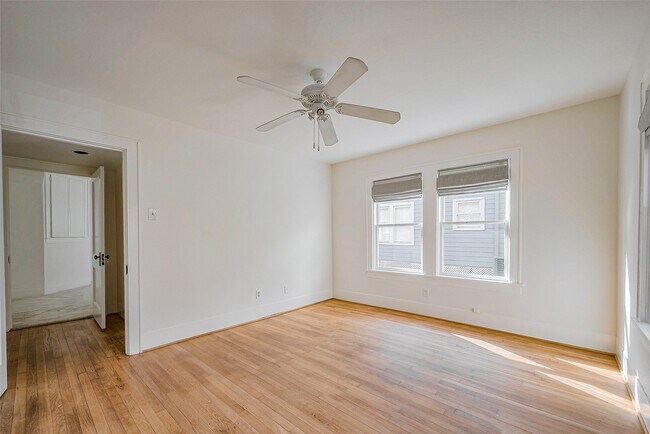 Building Photo - 1614 Ridgewood St