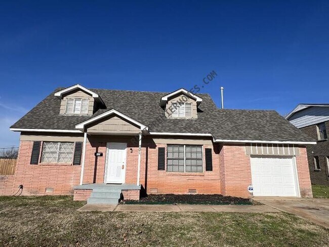 Building Photo - 701 NE 81st St