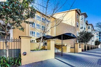 Building Photo - 555 10th St