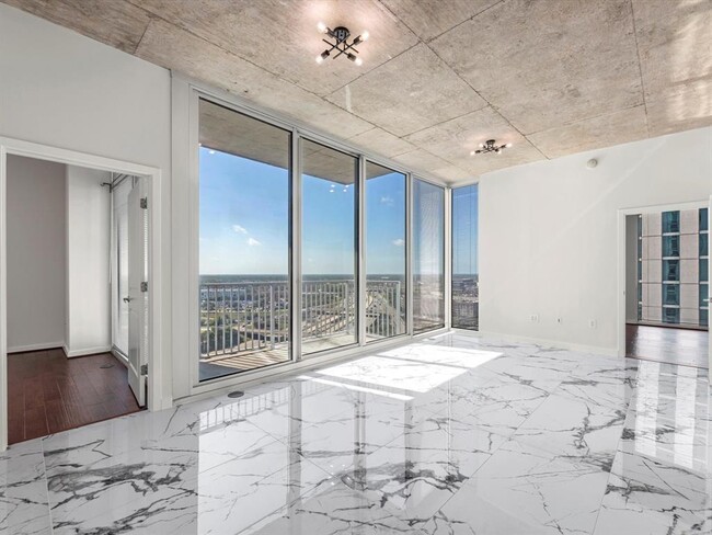 Building Photo - 5925 Almeda Rd