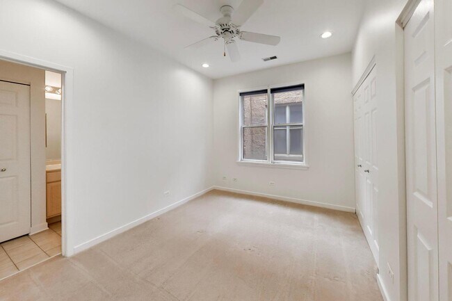 Building Photo - 1355 W Fillmore St
