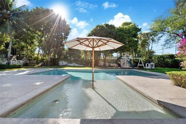 Building Photo - 6880 SW 82nd Ave