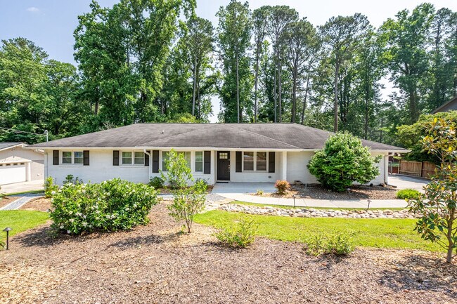Building Photo - 2617 Caladium Dr NE
