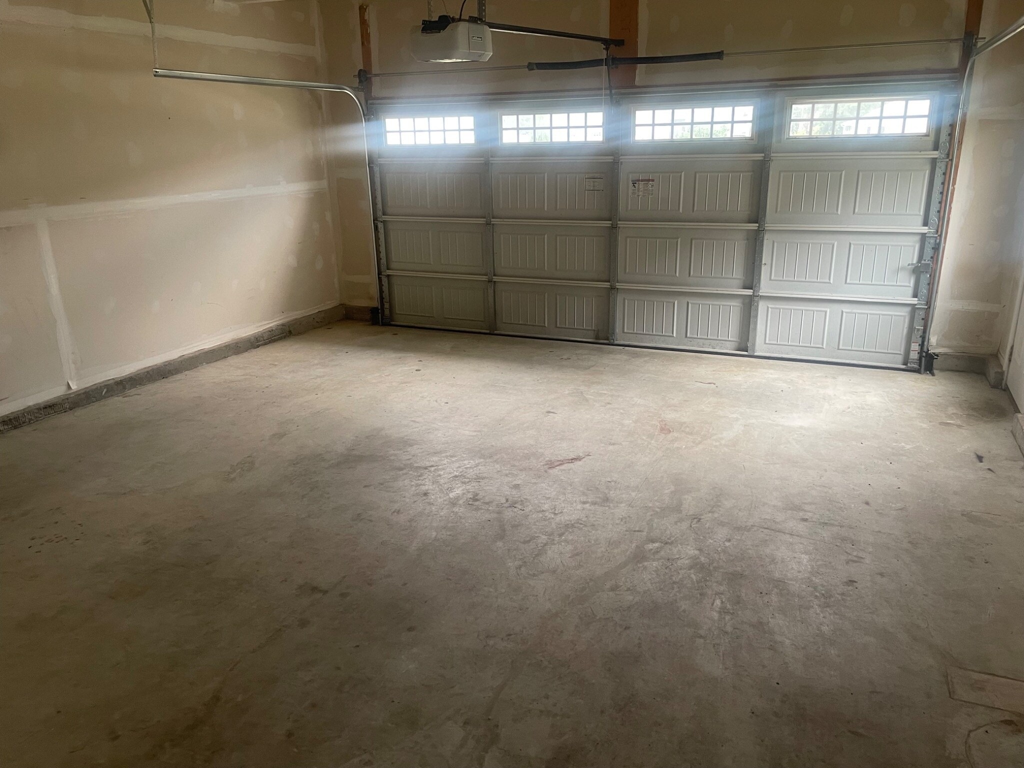Building Photo - 2410 Walthall Ct