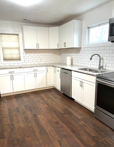 Kitchen - 517 Mosby St