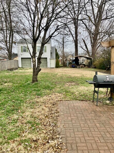 Building Photo - 1035 Lynnhurst Ave