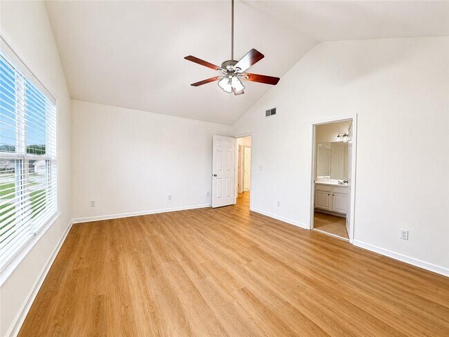 Building Photo - 8835 Grappe Trace