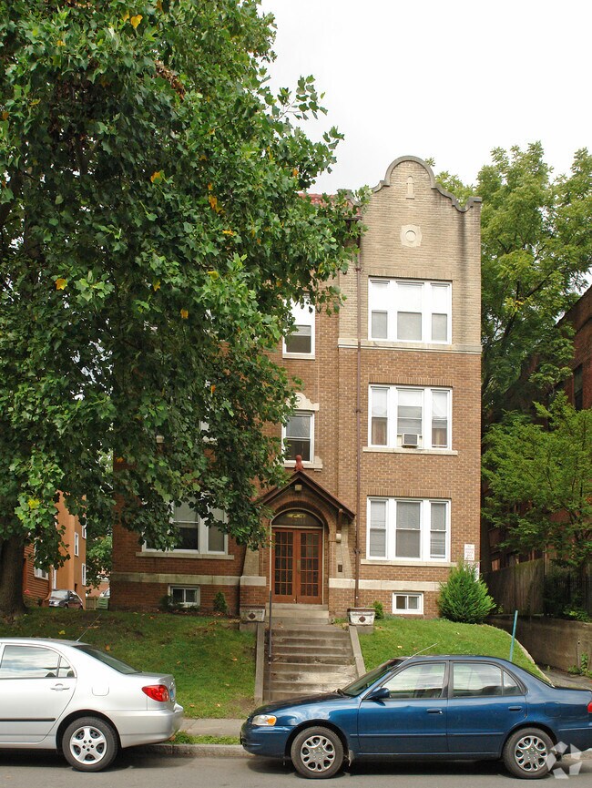 Building Photo - 5-7 Gillett St