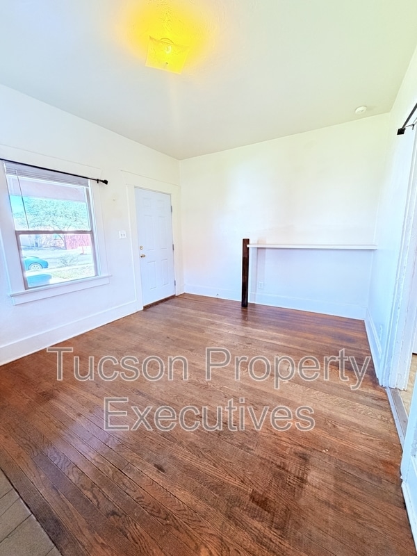 Building Photo - 722 E Drachman St