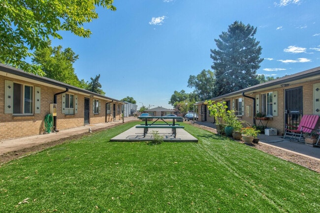 Building Photo - 1363 Pierce St