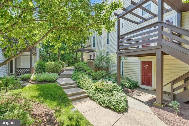 Building Photo - 10070 Oakton Terrace Rd