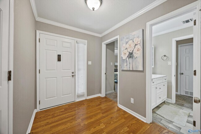 Building Photo - 2134 Greenwood Pl SW