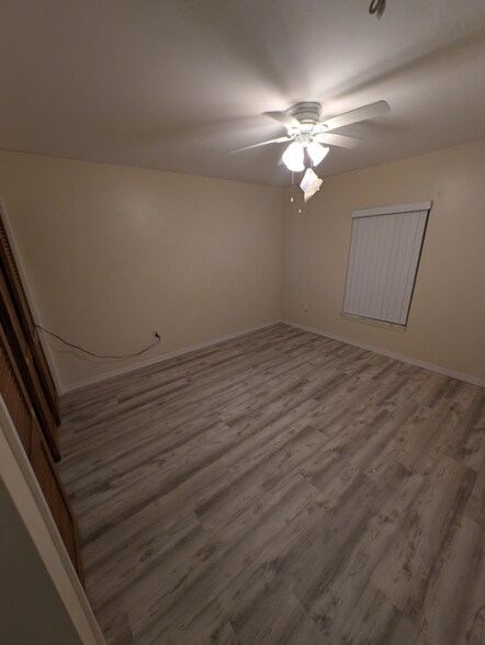 Building Photo - 557 Wilkie St