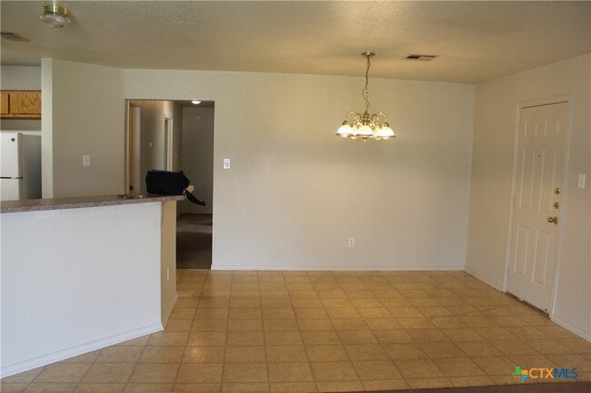 Building Photo - 2706 Alma Dr