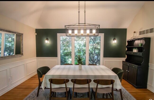 Dining area open to front living room - 1524 Foxfire Dr