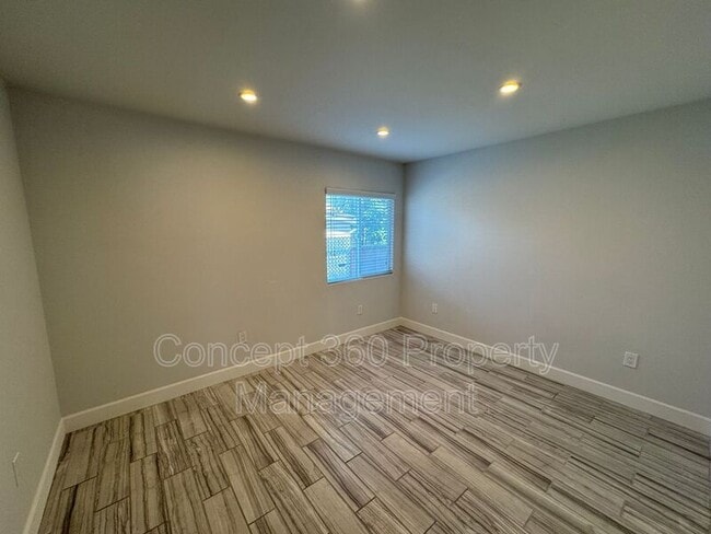 Building Photo - 1143 W 163rd St