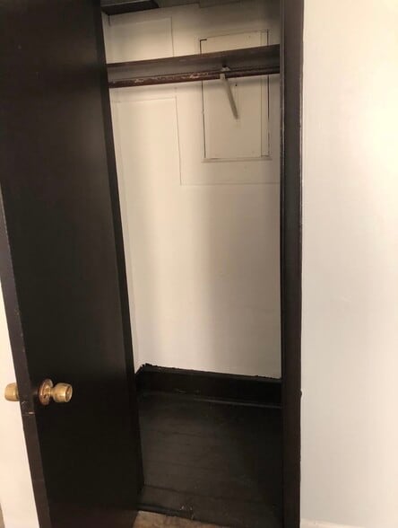 Building Photo - 3139 S Parnell Ave