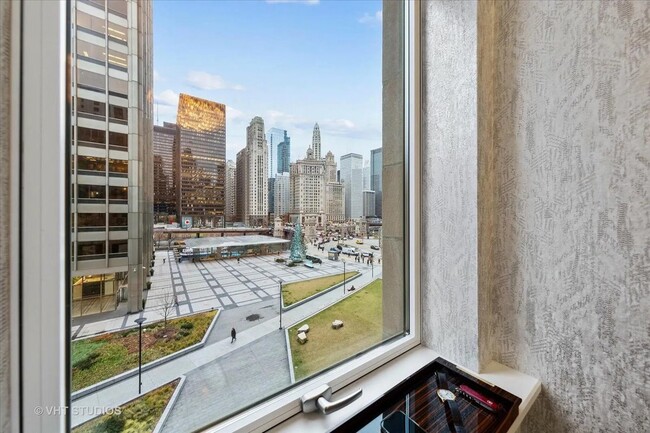 Building Photo - 435 N Michigan Ave