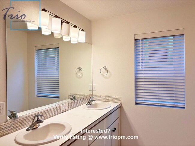 Building Photo - 2442 Brackenfern Rd