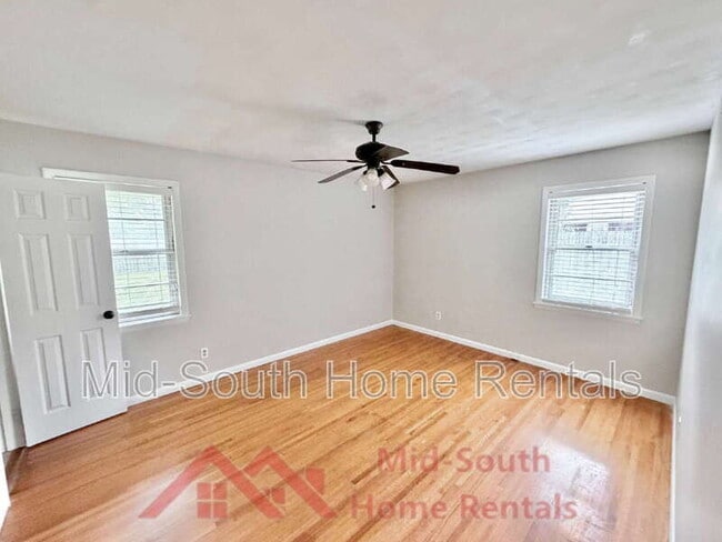 Building Photo - 3831 Hermitage Dr