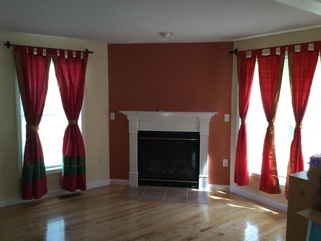 Building Photo - 122 Barbara Ln