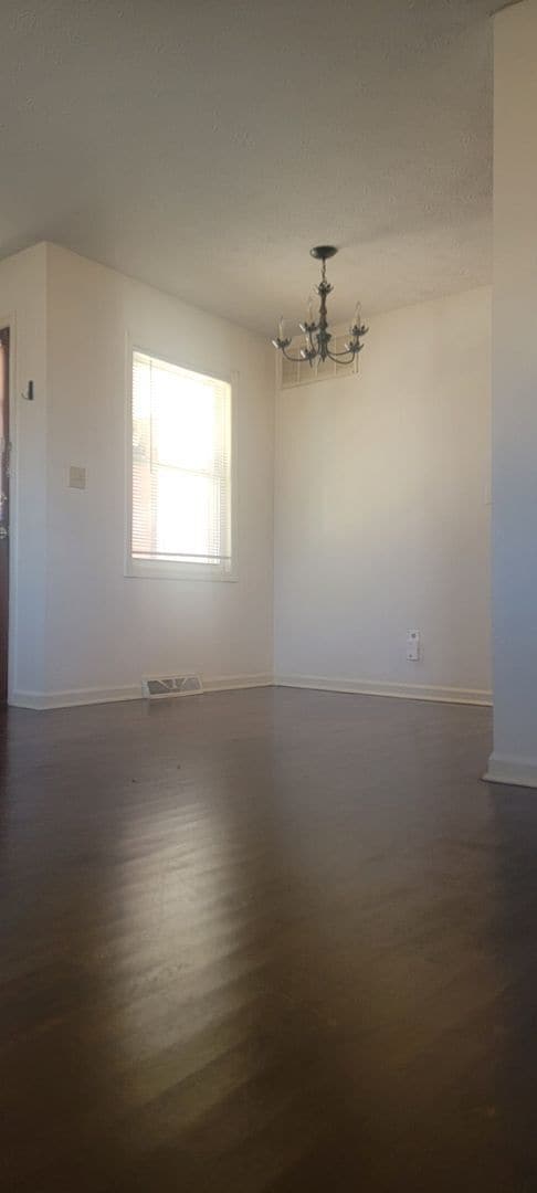 Building Photo - 2 Bedroom Duplex
