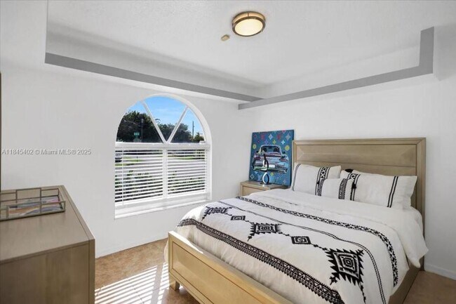 Building Photo - 4 bedroom in Hollywood FL 33021