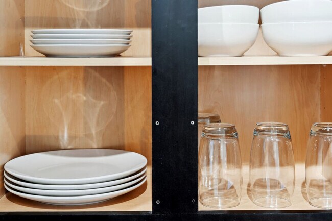 Building Photo - 2922 Elm St