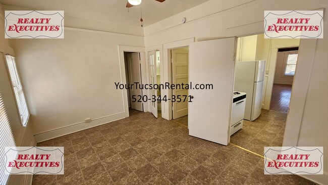 Building Photo - 8th Street and Euclid - 1 bedroom 1 bath r...