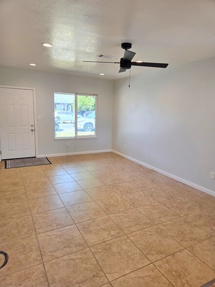Building Photo - 228 Carmillita Way