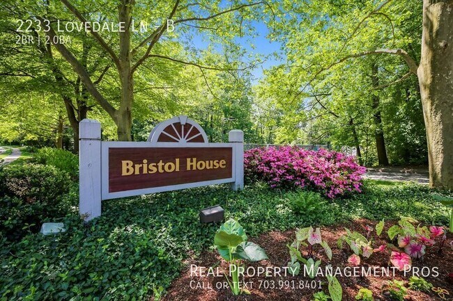Building Photo - 2233 Lovedale Ln