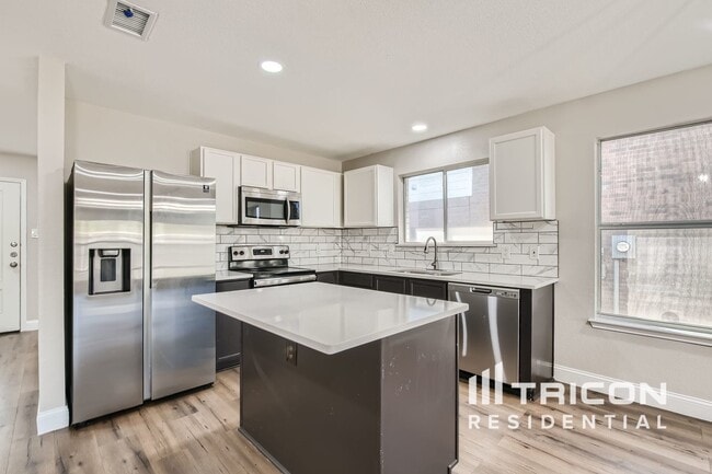 Building Photo - 2949 Monticello Ln