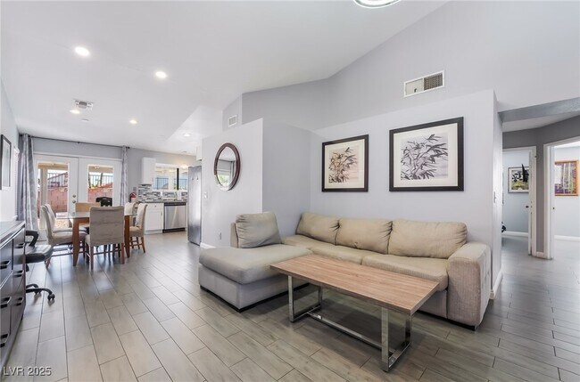 Building Photo - 7076 Gunslinger St