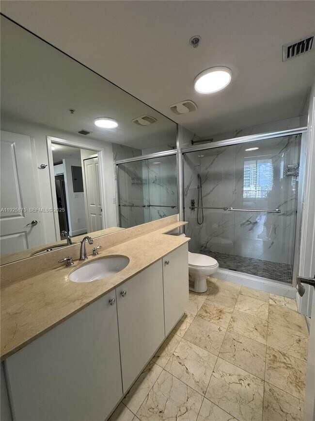 Building Photo - 170 SE 14th St