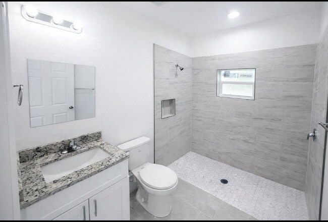 Building Photo - Brand-New Modern 2BR/2BA Home with Garage – Quiet West Lehigh Location