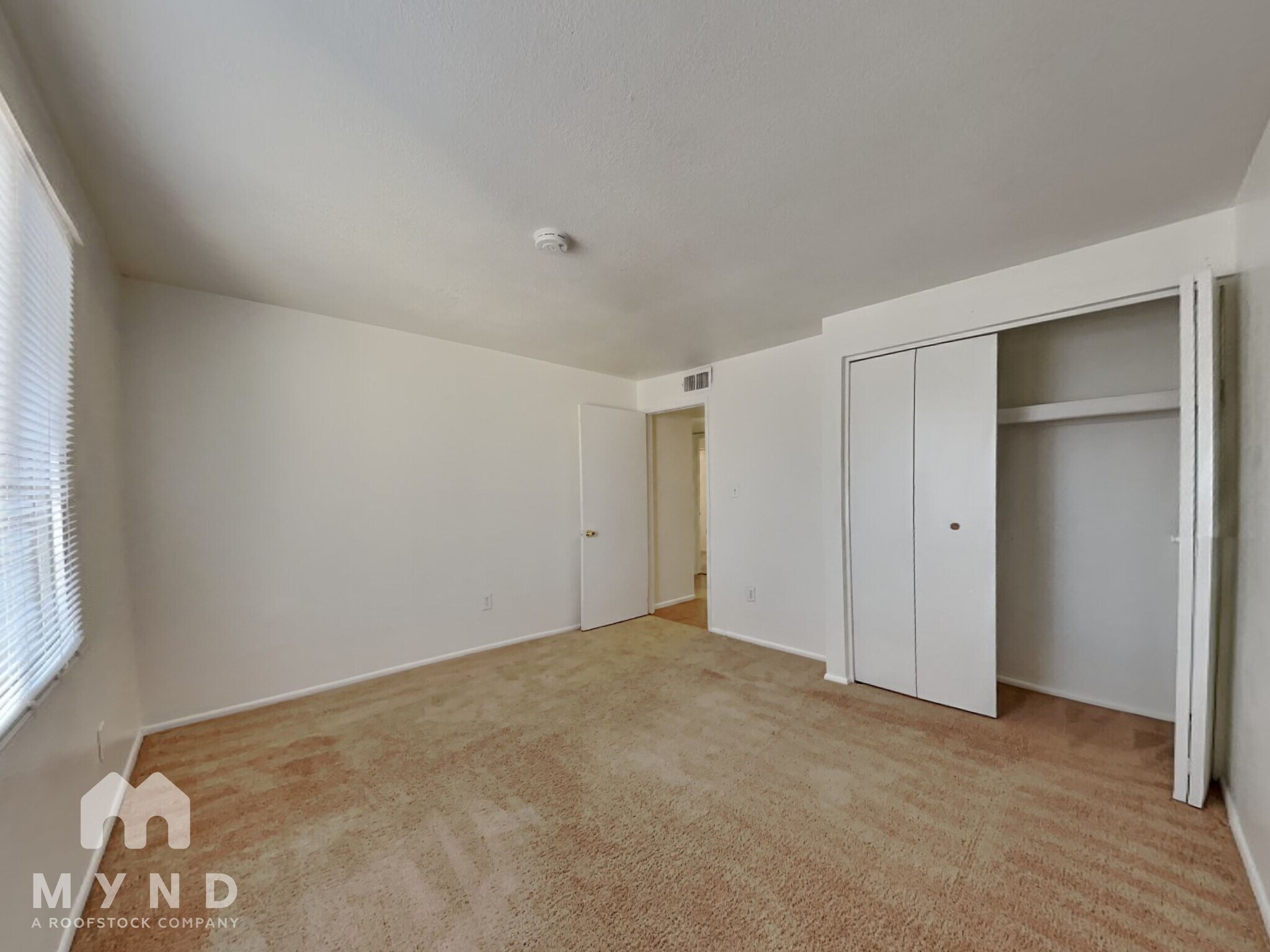 Building Photo - 6033 W Vernon Ave