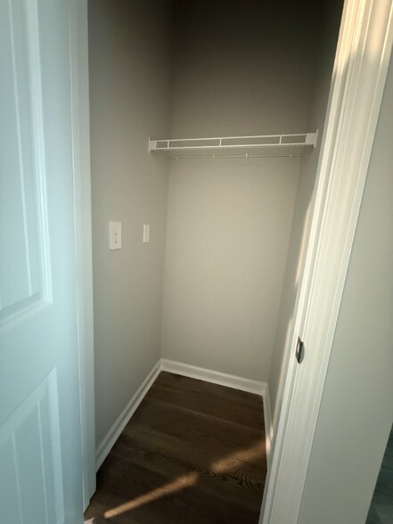 Building Photo - 209 Hazel Ln