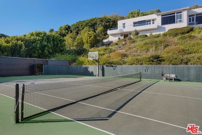 Building Photo - 27454 Winding Way