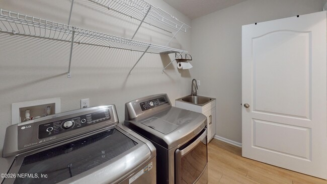 Building Photo - 15790 Whitebark Dr