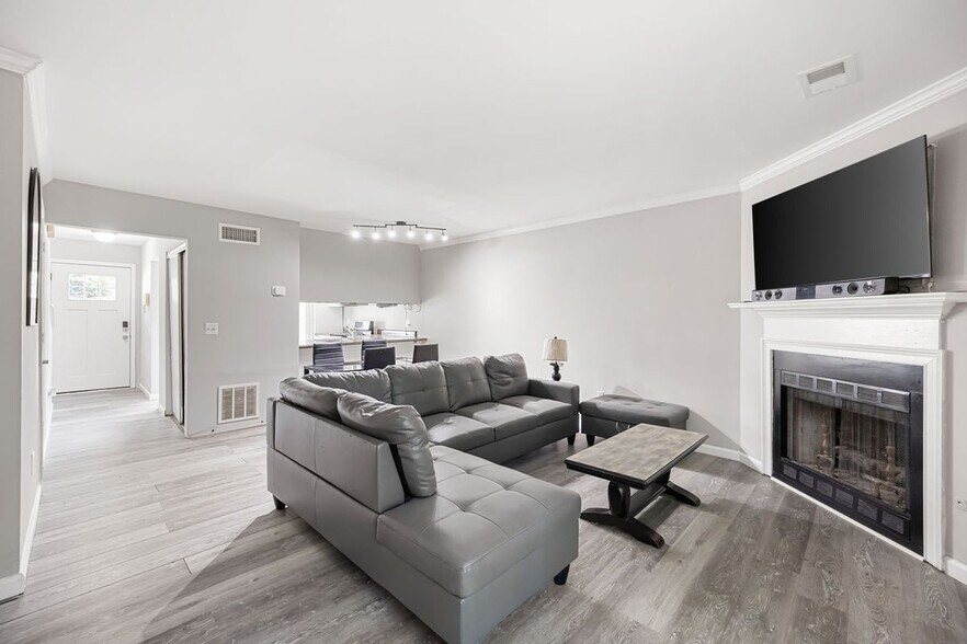 Building Photo - 1871 Grant Ct