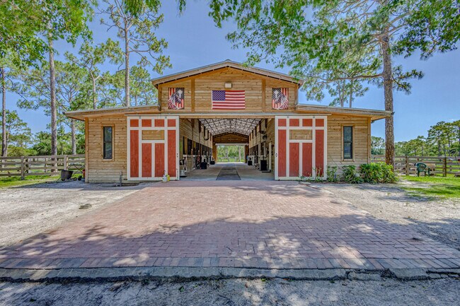Building Photo - 1900 SE Ranch Rd S