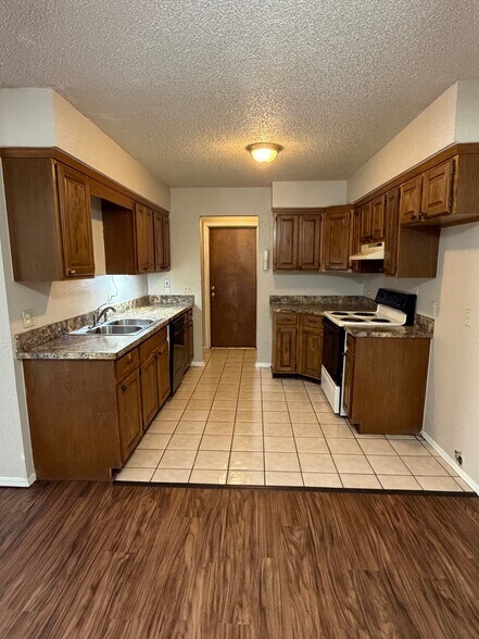 Building Photo - 7136 NW 115th St