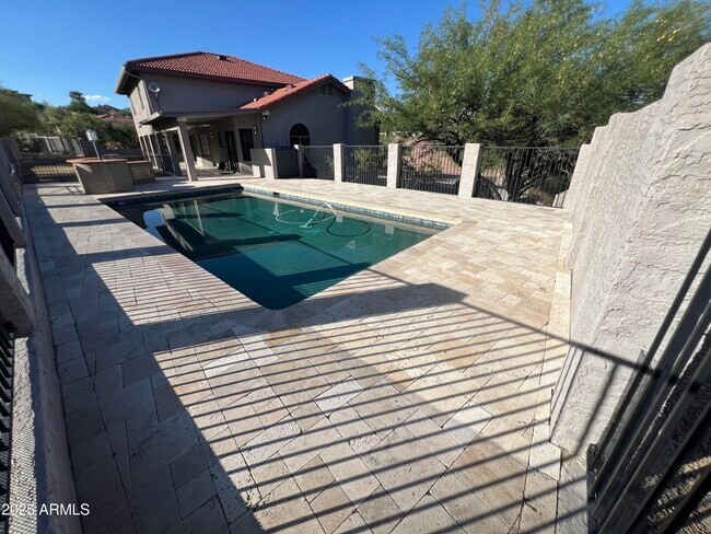 Building Photo - 15230 N Blackbird Dr