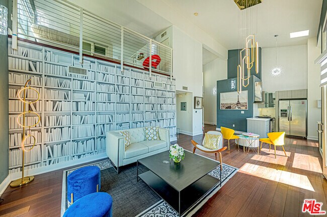 Building Photo - 600 Ridgeley Dr