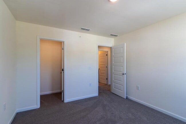 Building Photo - 1204 Grenshaw Dr