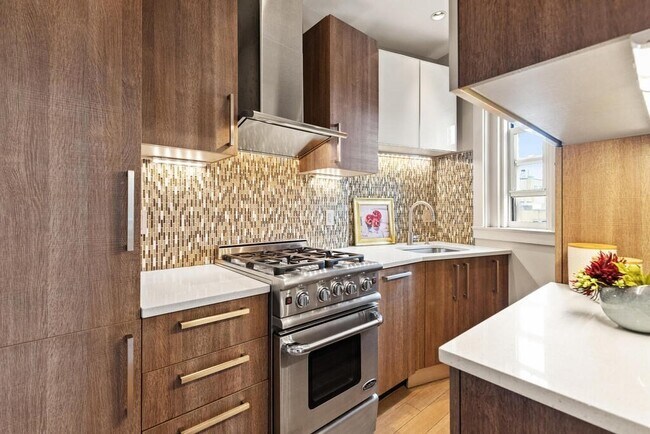 Building Photo - 3 Arlington St