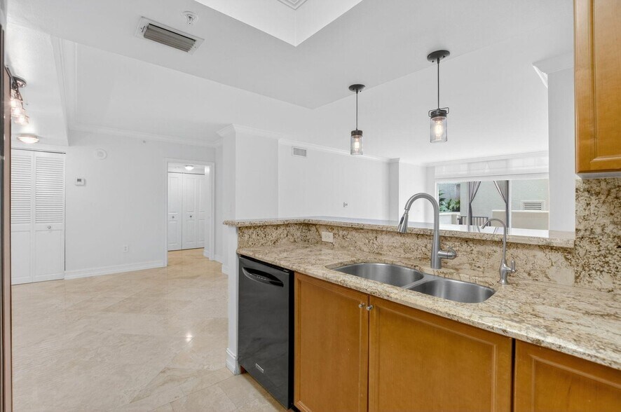 Building Photo - 99 SE Mizner Blvd